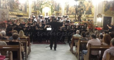 El concert de Festes de l’Orfeó de Pego celebra amb tots els honors els 50 anys de música coral a Pego