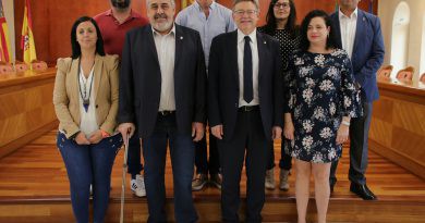 El President de la Generalitat visita l’Ajuntament i les VPO de Pego