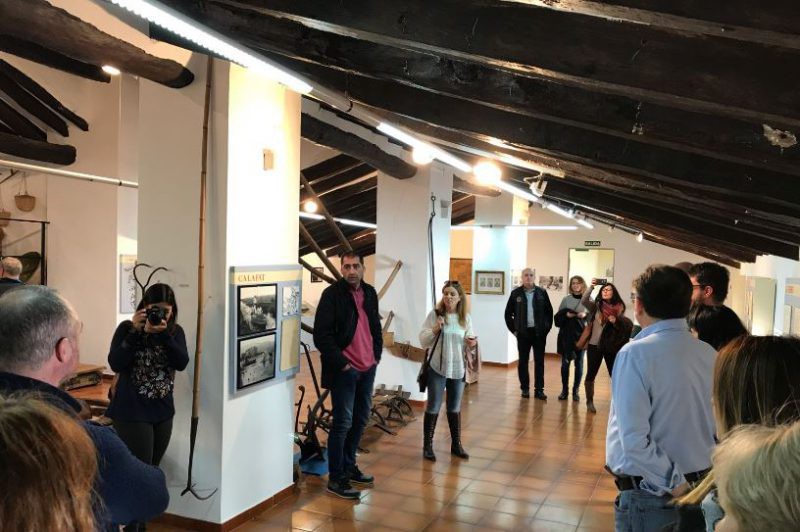 AETHMA visita la Marjal, el museu etnològic i beu suc de taronja a Pego