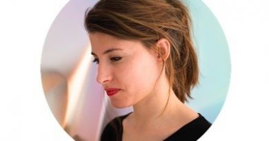 L’artista pegolina Inma Femenía afirma que cada guardó dels I Premis de Comunicació és «únic i diferent»