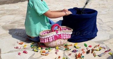 La regidoria de Medi Ambient lliura el premi al seguiment més exhaustiu i original dels arbres donats a l’alumnat de primària