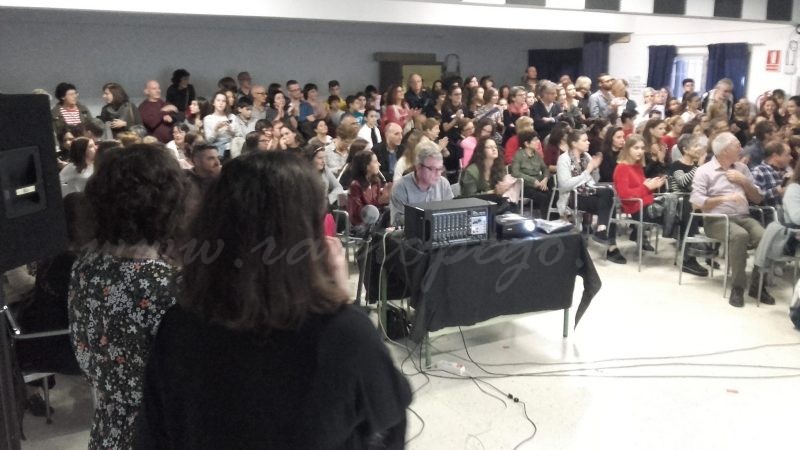 Els versos de Vicent Andrés Estellés reunixen al seu voltant diferents generacions