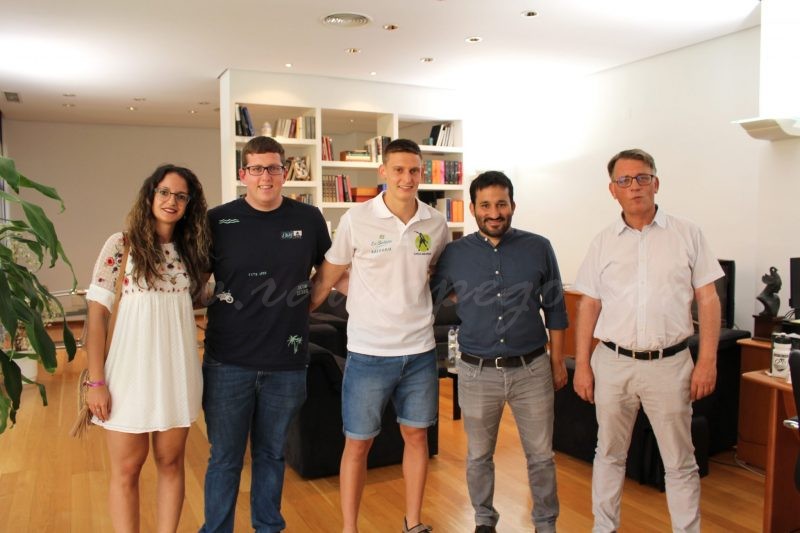 El pilotari d’Orba, Sacha Kruithoff, competirà a Nova York amb 170 jugadors internacionals més