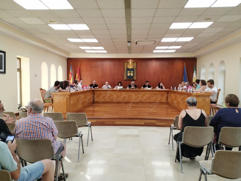 La corporació acorda sol·licitar al Consell distincions per a tres policies locals