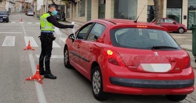 La policia local de Pego reparteix més de 1000 mascaretes
