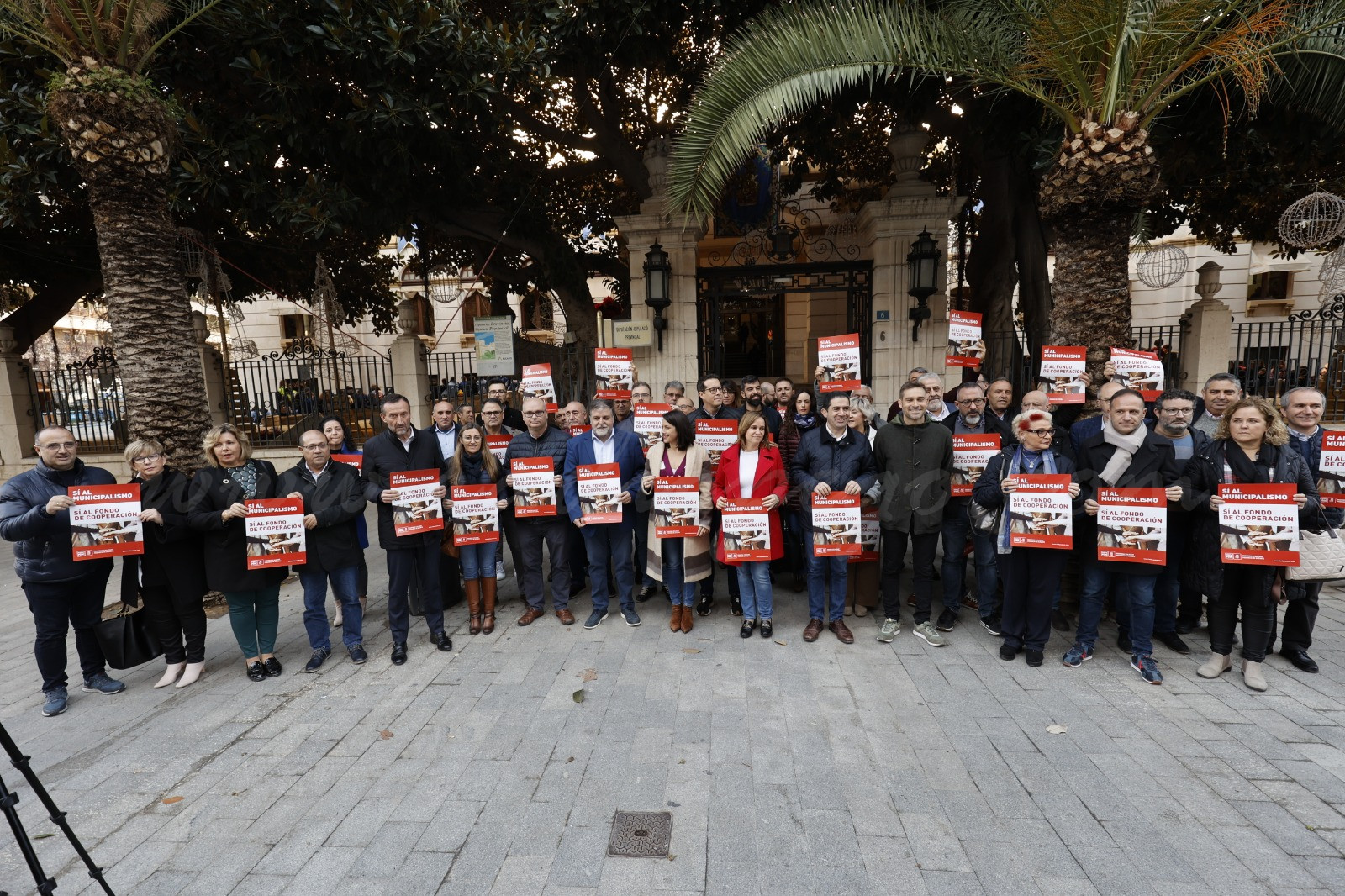 Pego, en la concentració per a exigir a la Diputació que participe en el Fons de Cooperació Municipal