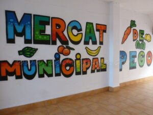Els llocs de venda de fruita i verdura del Mercat estaran al carrer a partir de dijous