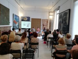 Elvira Cambrils protagonitza l’inici de la temporada d’Art i Café al Museu d’Art Contempari de Pego