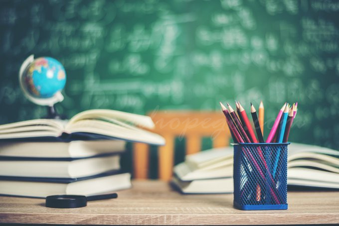 10 alumnes de Pego reben el premi extraordinari al rendiment acadèmic d’Educació primària i secundària