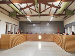 Males pràctiques en la recollida de cartró, l’estat del terra de la seu d’Obrint Camí i l’absència de carpa a Cap d’Any preguntes amb resposta al ple ordinari de gener