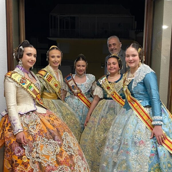 «No importa la comissió, el casal o el barri, quan la festa comença, tots som un poble» destacava la pregonera de les Falles 2025, Josefa Ribera i Escrivà