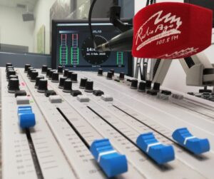 Les emissores municipals valencianes celebren el Dia Mundial de la Ràdio reivindicant el seu paper i demanant més col·laboració a les entitats supramunicipals