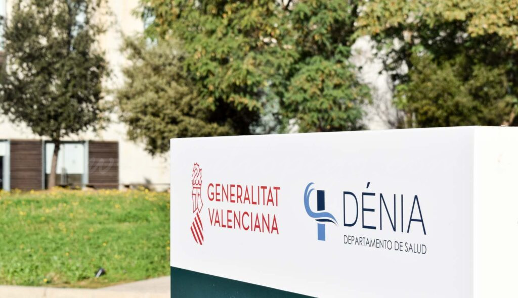 Sanitat planifica articular un procés selectiu «únic i extraordinari» perquè el personal subrogat siga estatutari