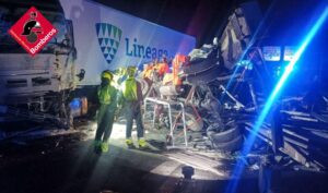 El conductor d’un camió grua mor a la N-332 al seu pas per Ondara
