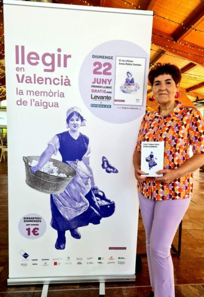 Elvira Cambrils torna a participar en la campanya Llegir en valencià amb ‘Com l’aigua clara’
