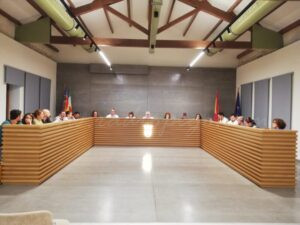 La falta de conductors de camions provoca deficiències en la recollida de plàstic i cartró a Pego