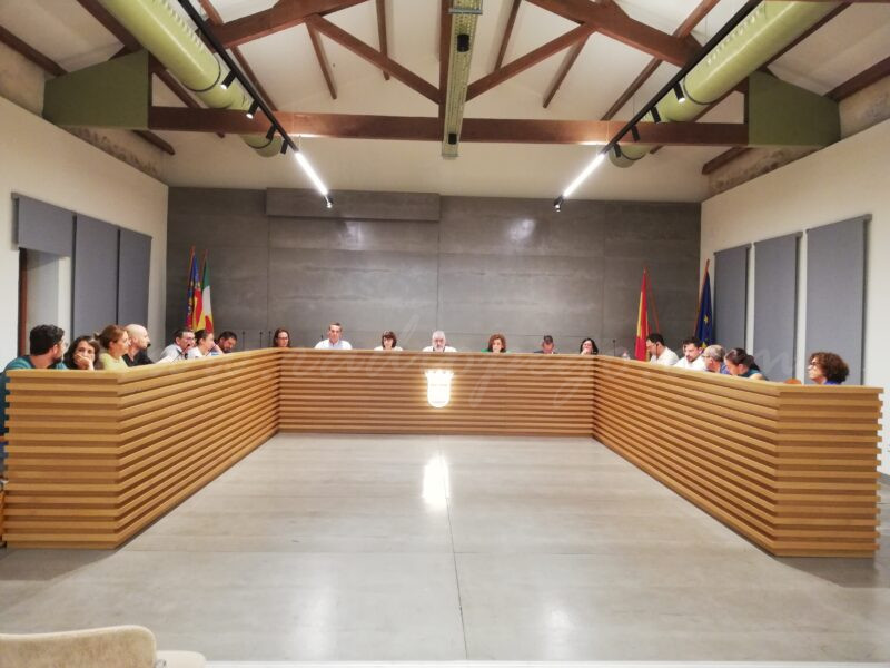 La falta de conductors de camions provoca deficiències en la recollida de plàstic i cartró a Pego