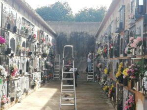 Les floristeries de Pego viuen dies intensos per Tots Sants