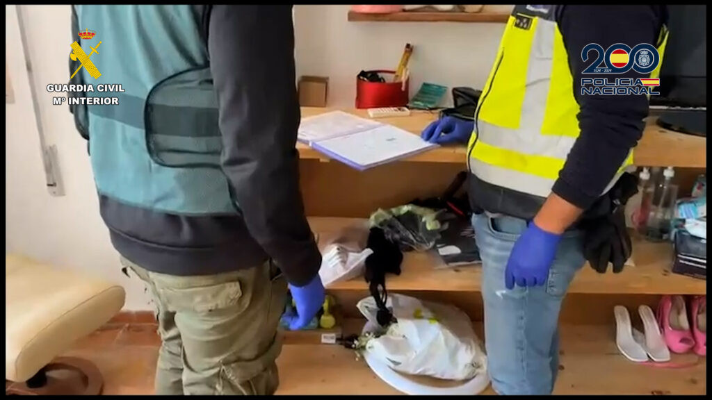 Alliberades onze dones explotades sexualment a Dénia i Els Poblets