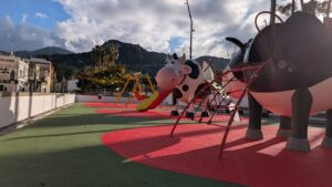 Un acte de vandalisme retarda l’obertura del parc infantil del Convent