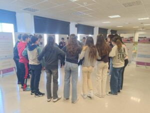 Els insults i les agressions verbals per whatsapp, diagnosticats com a greu problema pel jovent de Pego