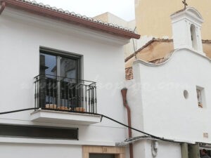 El carrer Sant Miquel tindrà un nou projecte per a reiniciar les obres inacabades