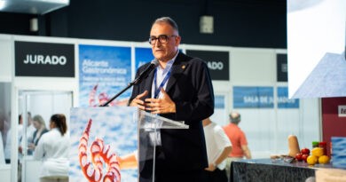Josep Bernabeu Mestre distingit amb el Premi a la Divulgació de la Gastronomia en Alacant Gastronòmica